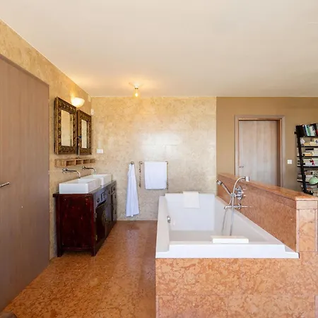 Evelina Eselboeck Opatija