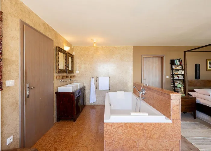 Evelina Eselboeck Опатия